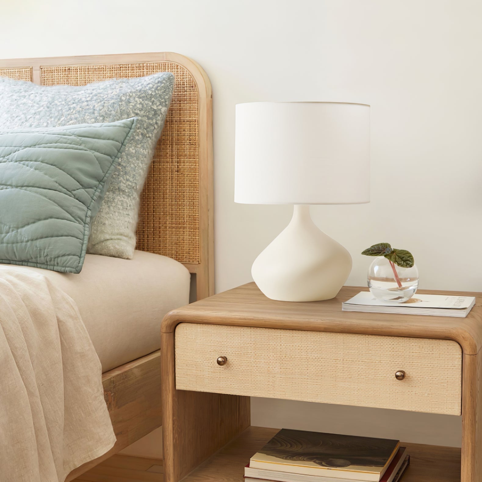 Lumea Artisan Ceramic Table Lamp - Vakkerlight