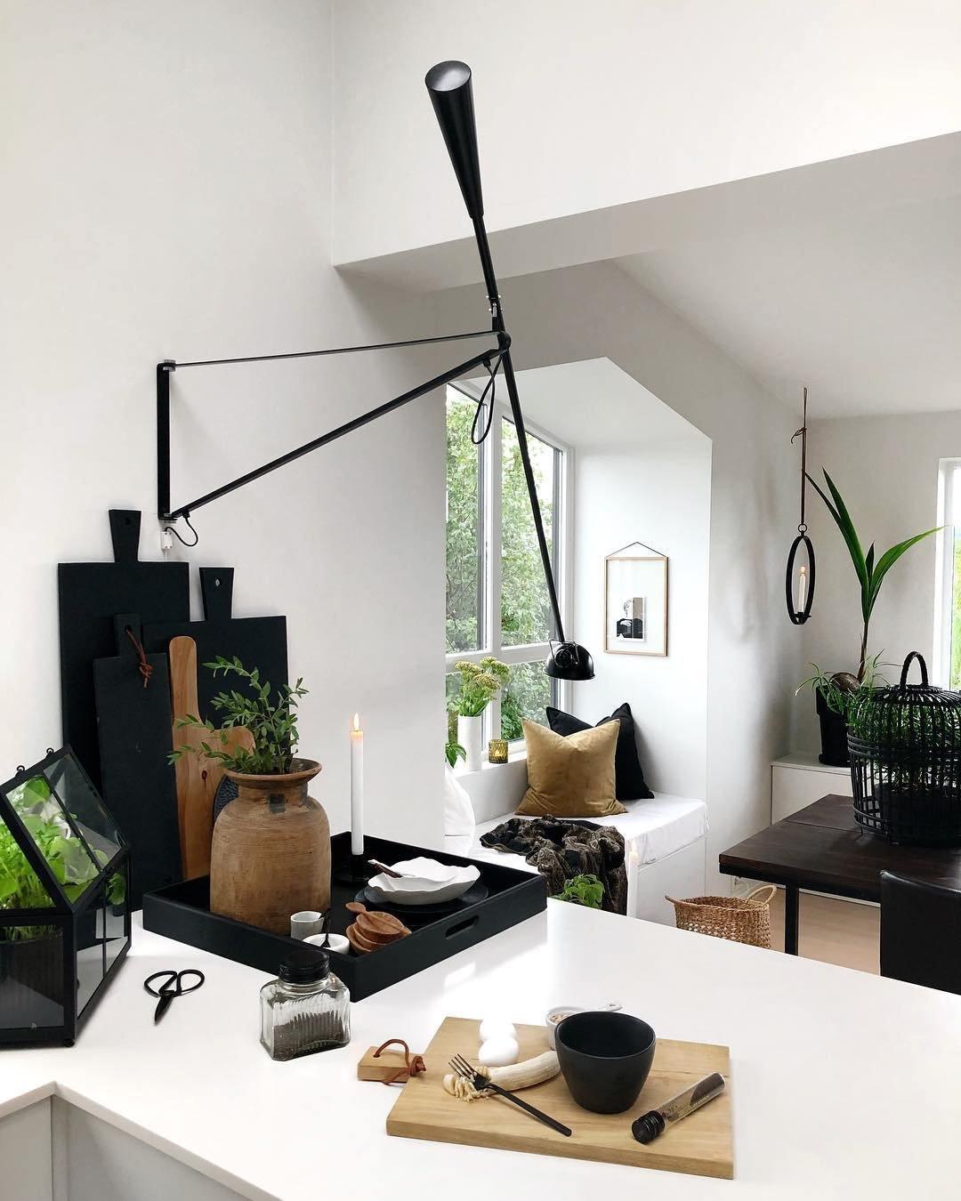 Long Arm Wall Lamp - Vakkerlight
