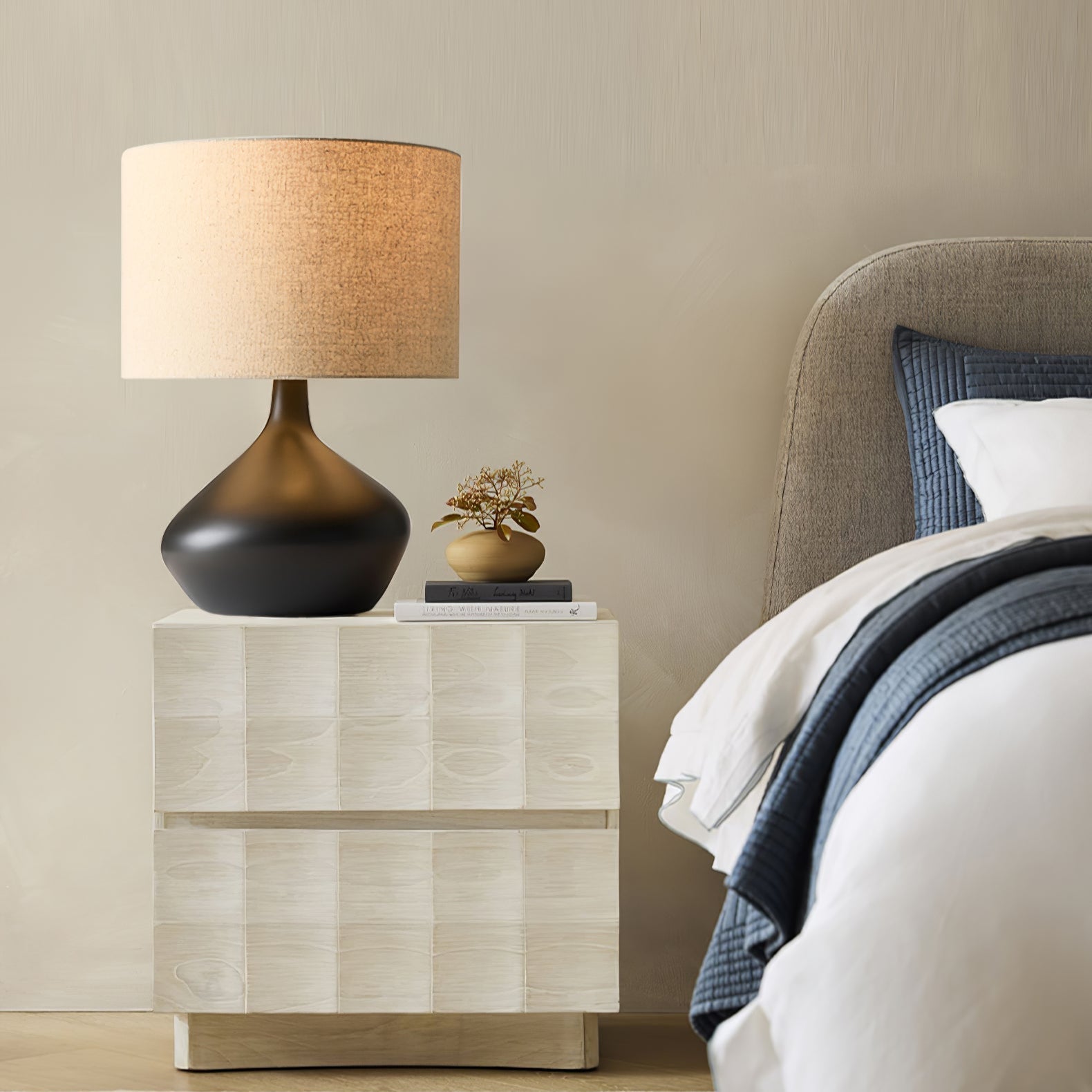 Lumea Artisan Ceramic Table Lamp - Vakkerlight