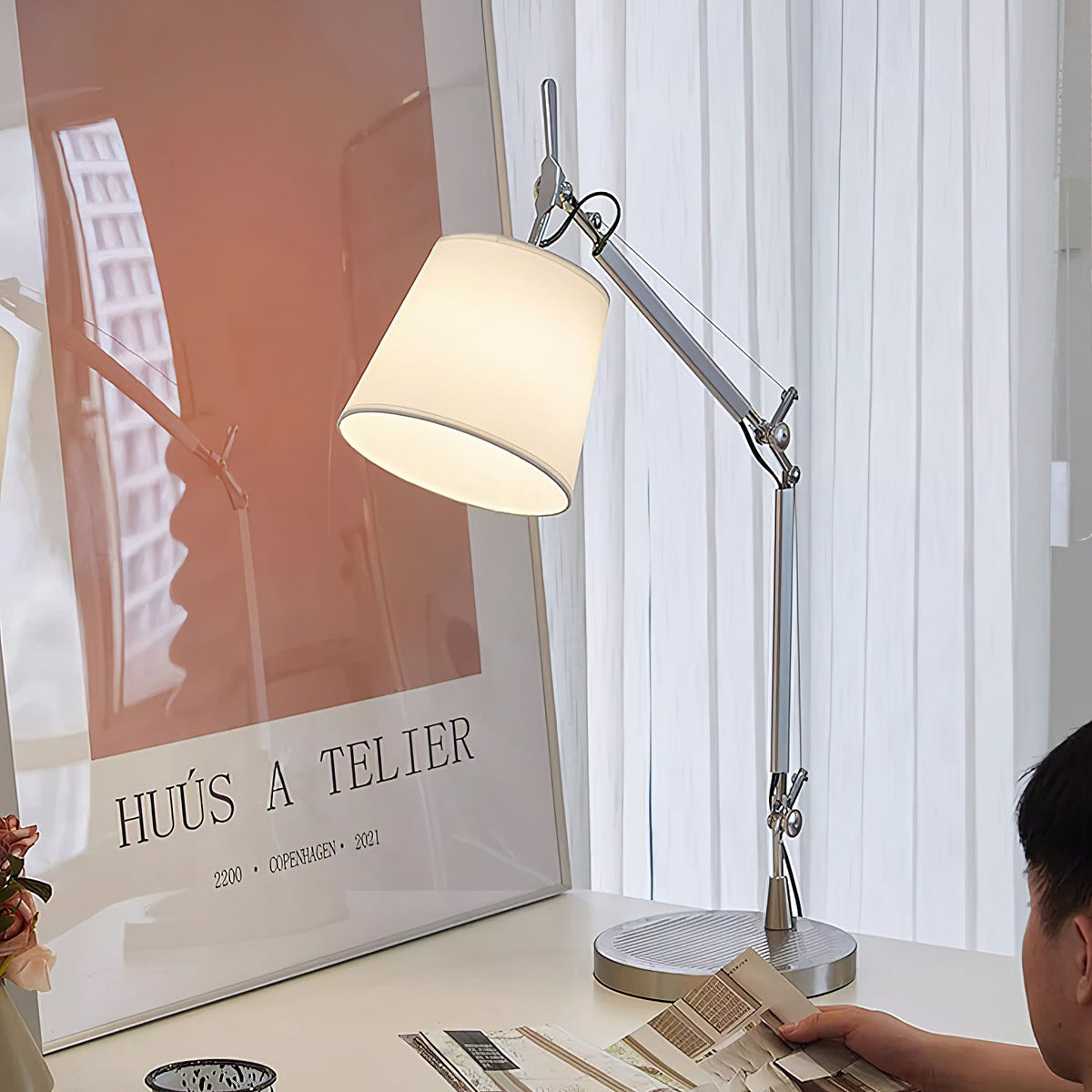 Vakker Limited Aluminum Articulating Table Lamp — Detail View 5