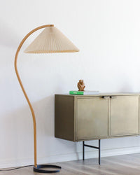 Caprani Floor Lamp - Vakkerlight