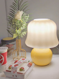 Creamy Mushroom Table Lamp - Vakkerlight