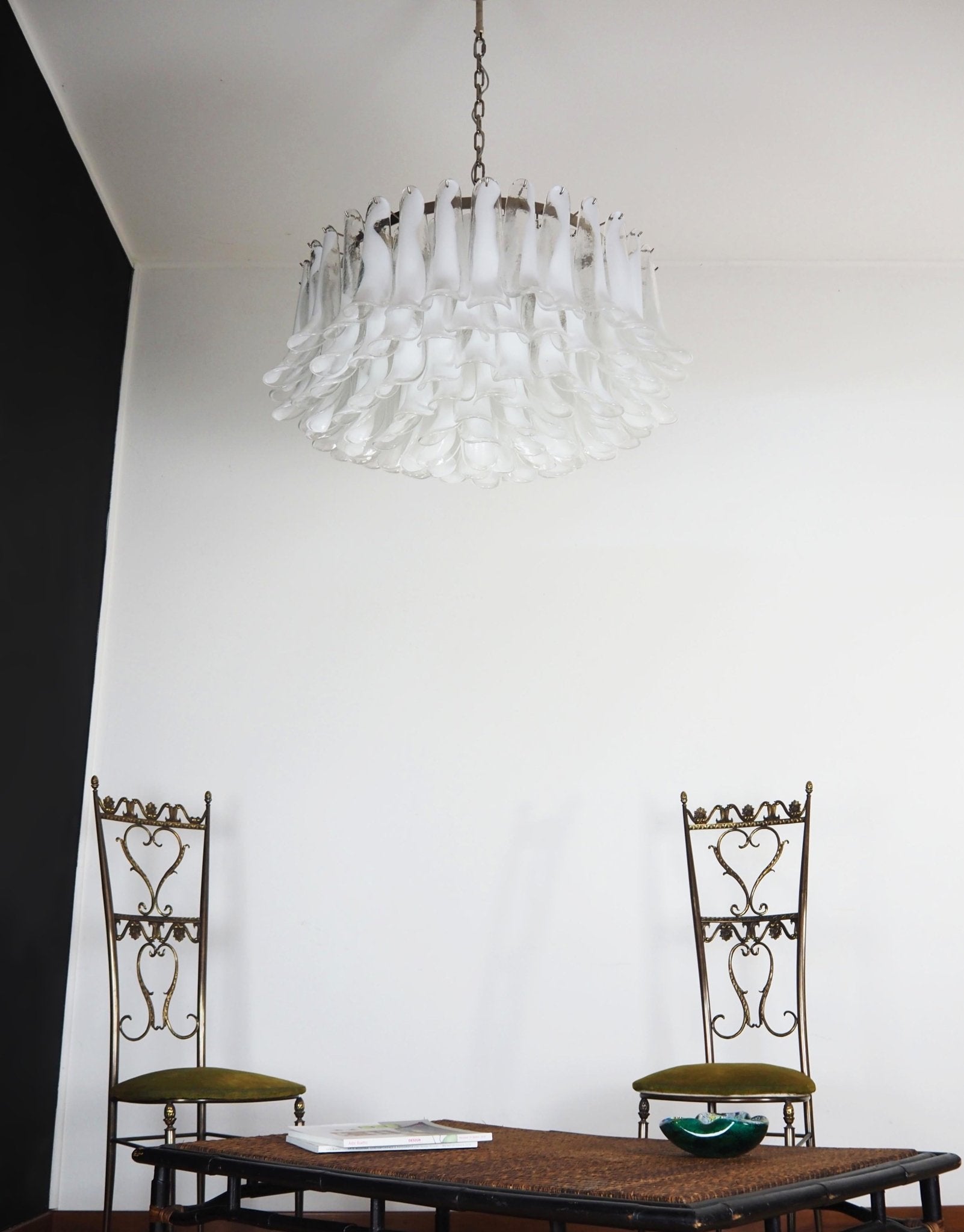 Petals White Murano Chandelier - Vakkerlight