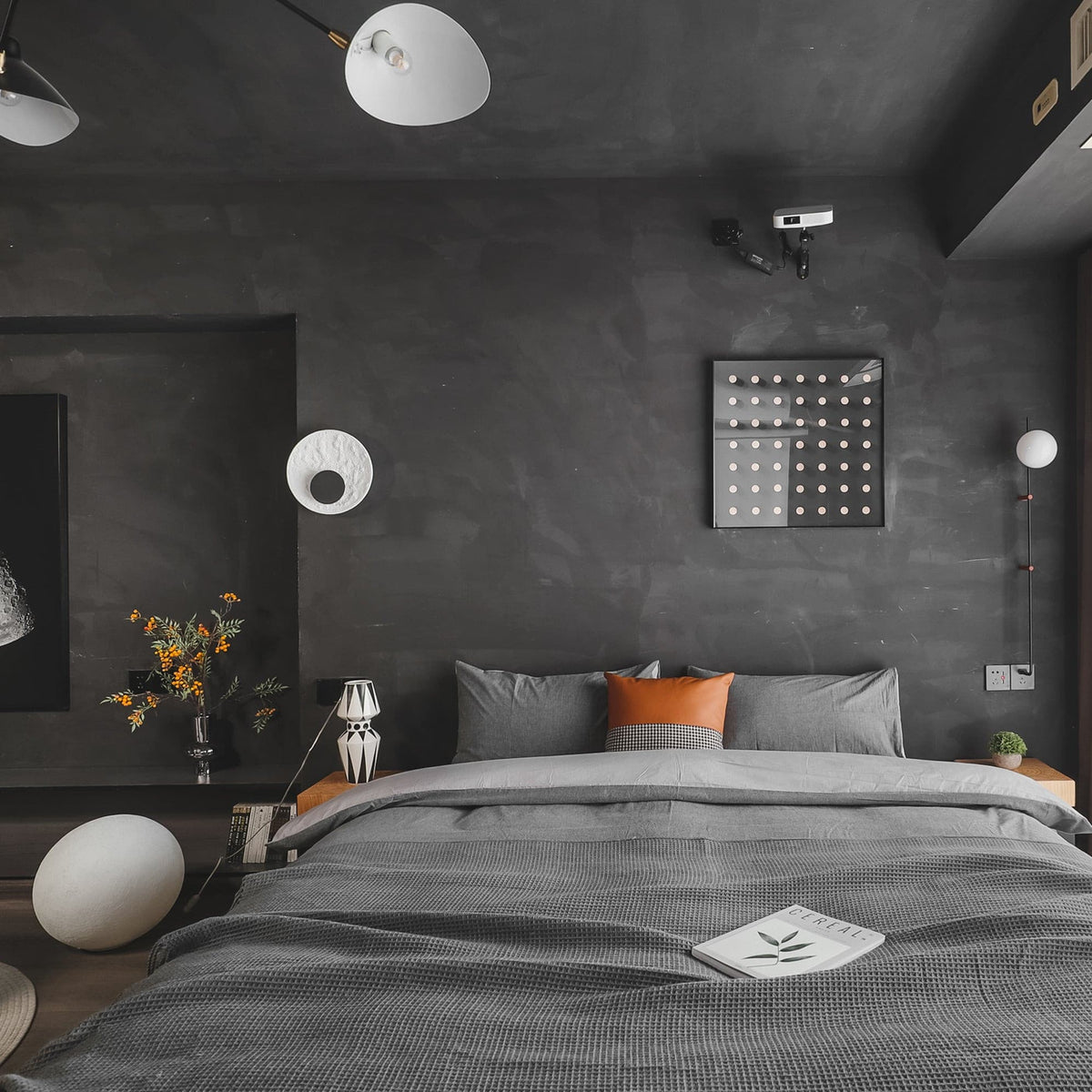 Vakker Limited Resin Circular Wall Lamp — Detail View 5