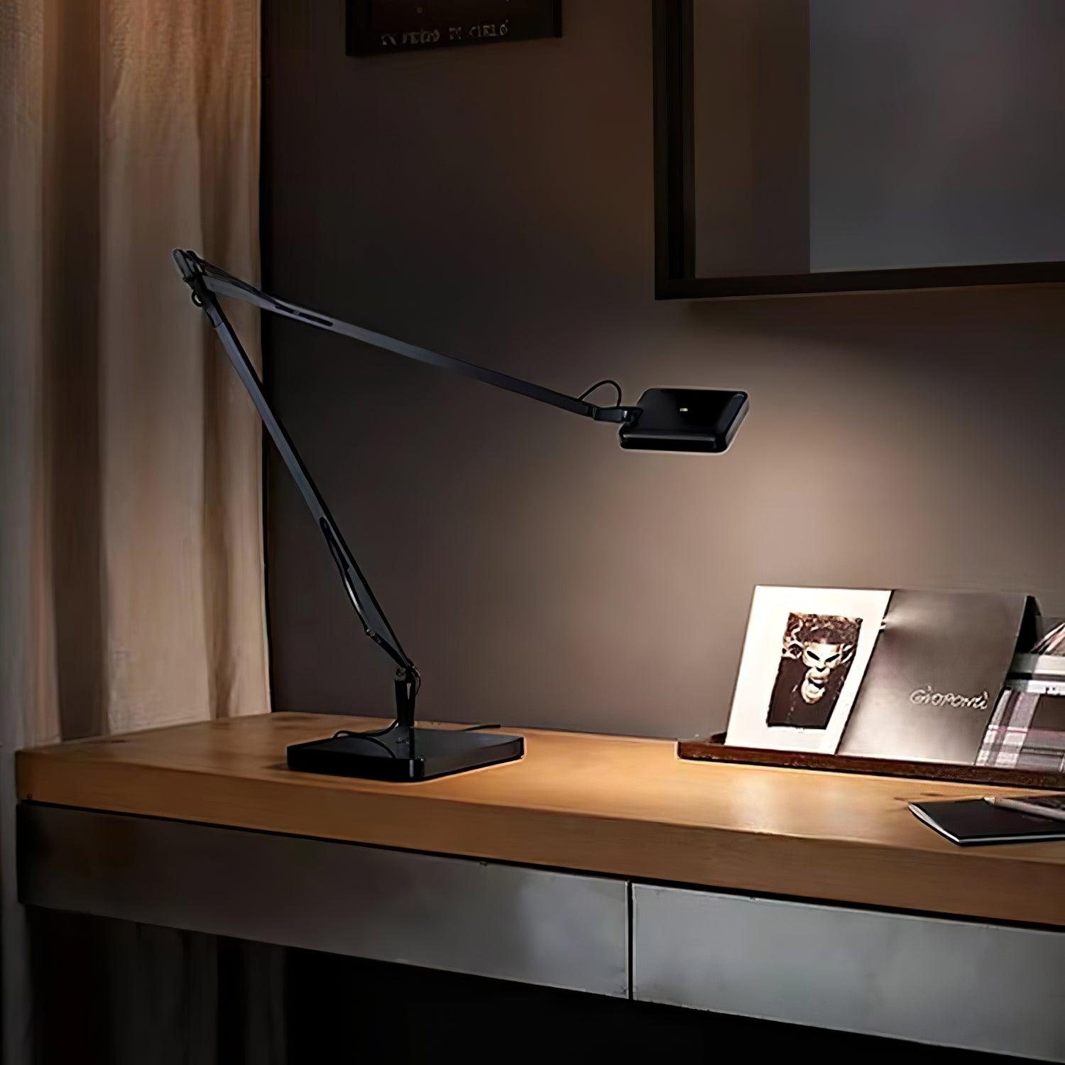 Edge Table Lamp - Vakkerlight
