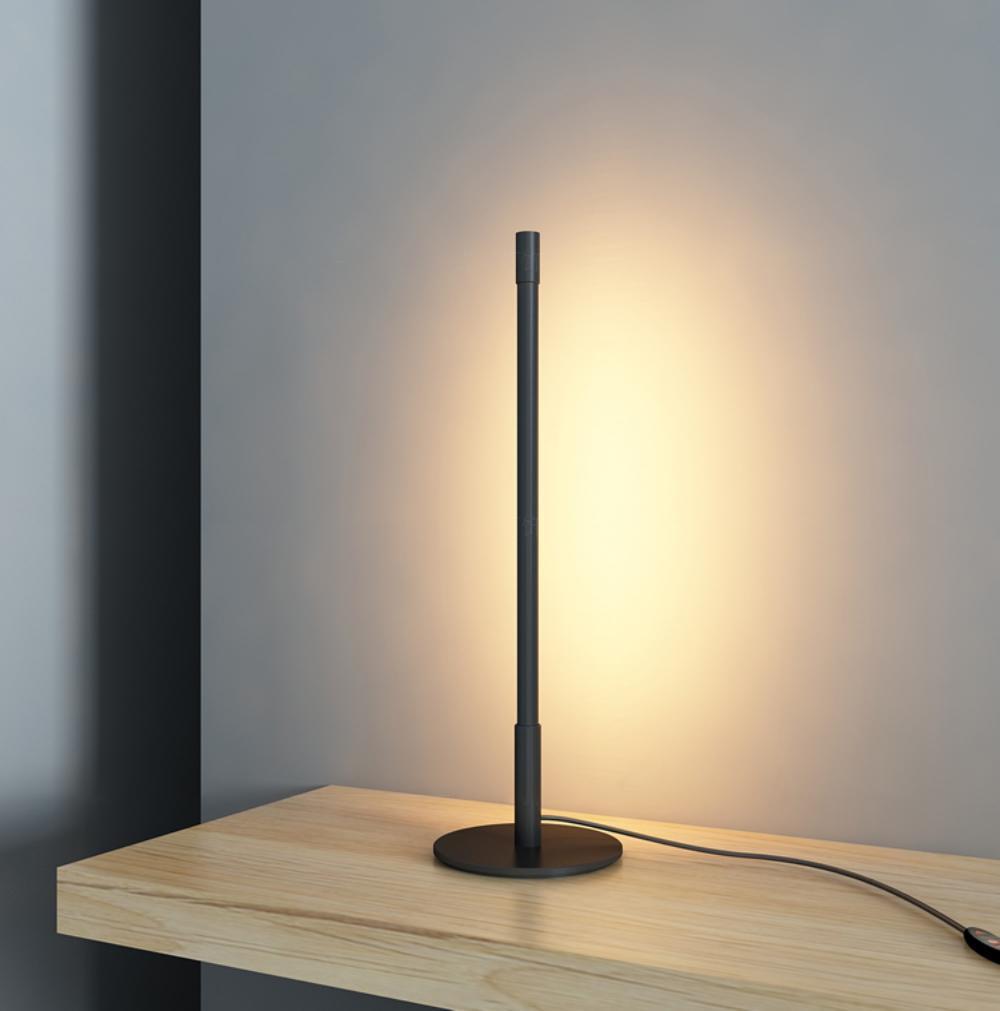 Linear LED Table Lamp - Vakkerlight