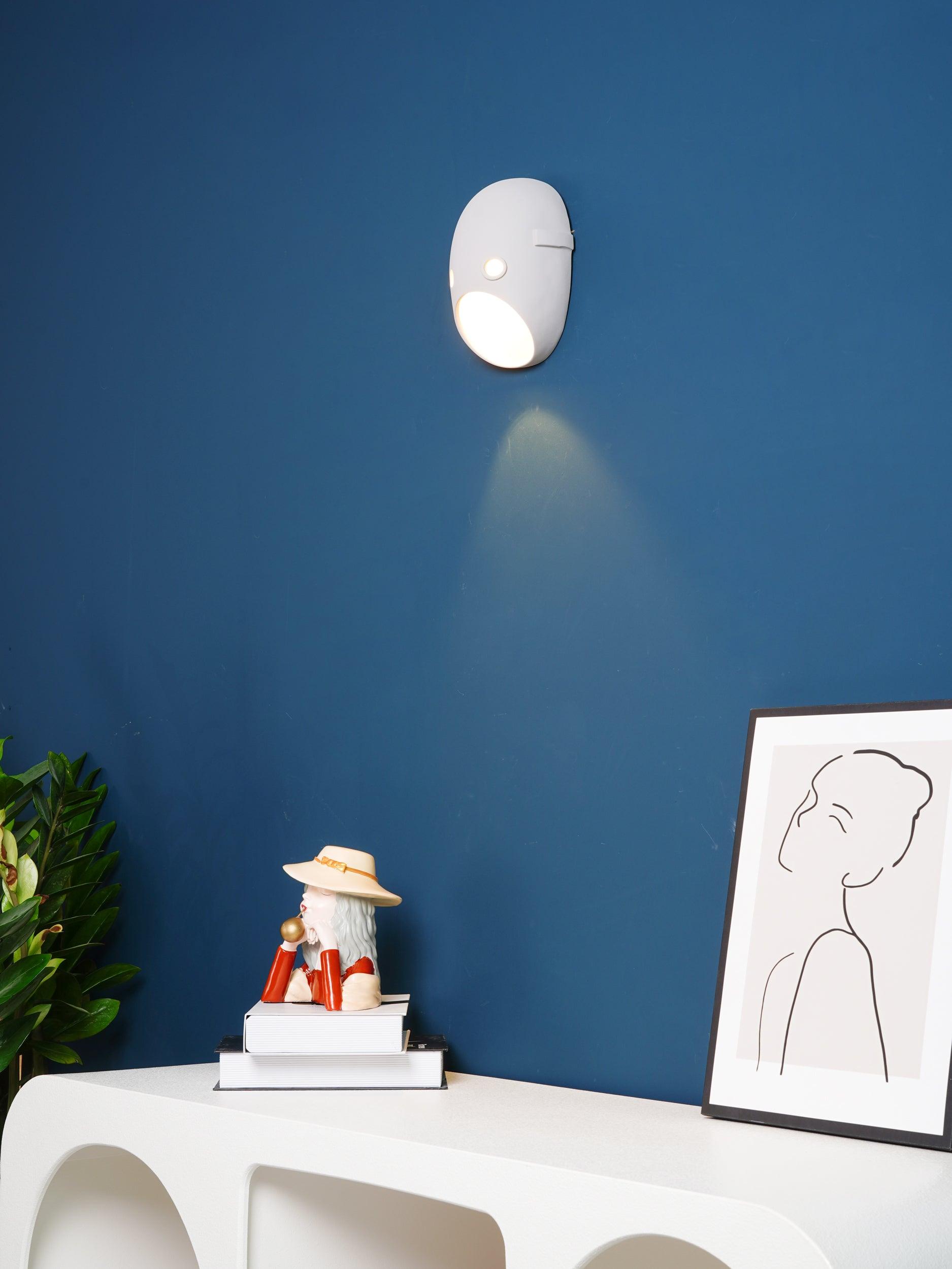 Mask Wall Light - Vakkerlight