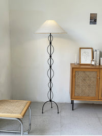 Minimalist Iron Twist Floor Lamp - Vakkerlight