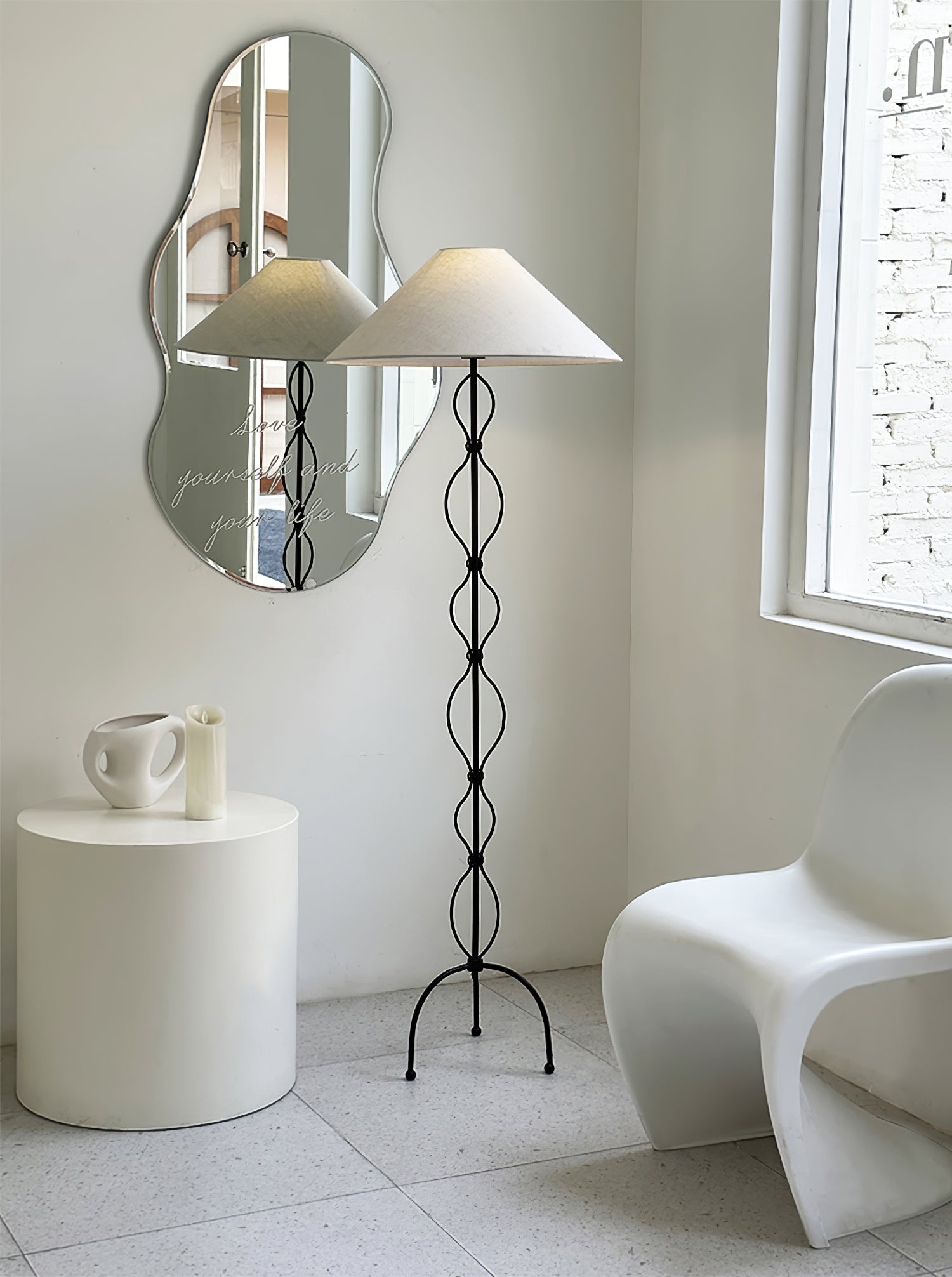 Minimalist Iron Twist Floor Lamp - Vakkerlight