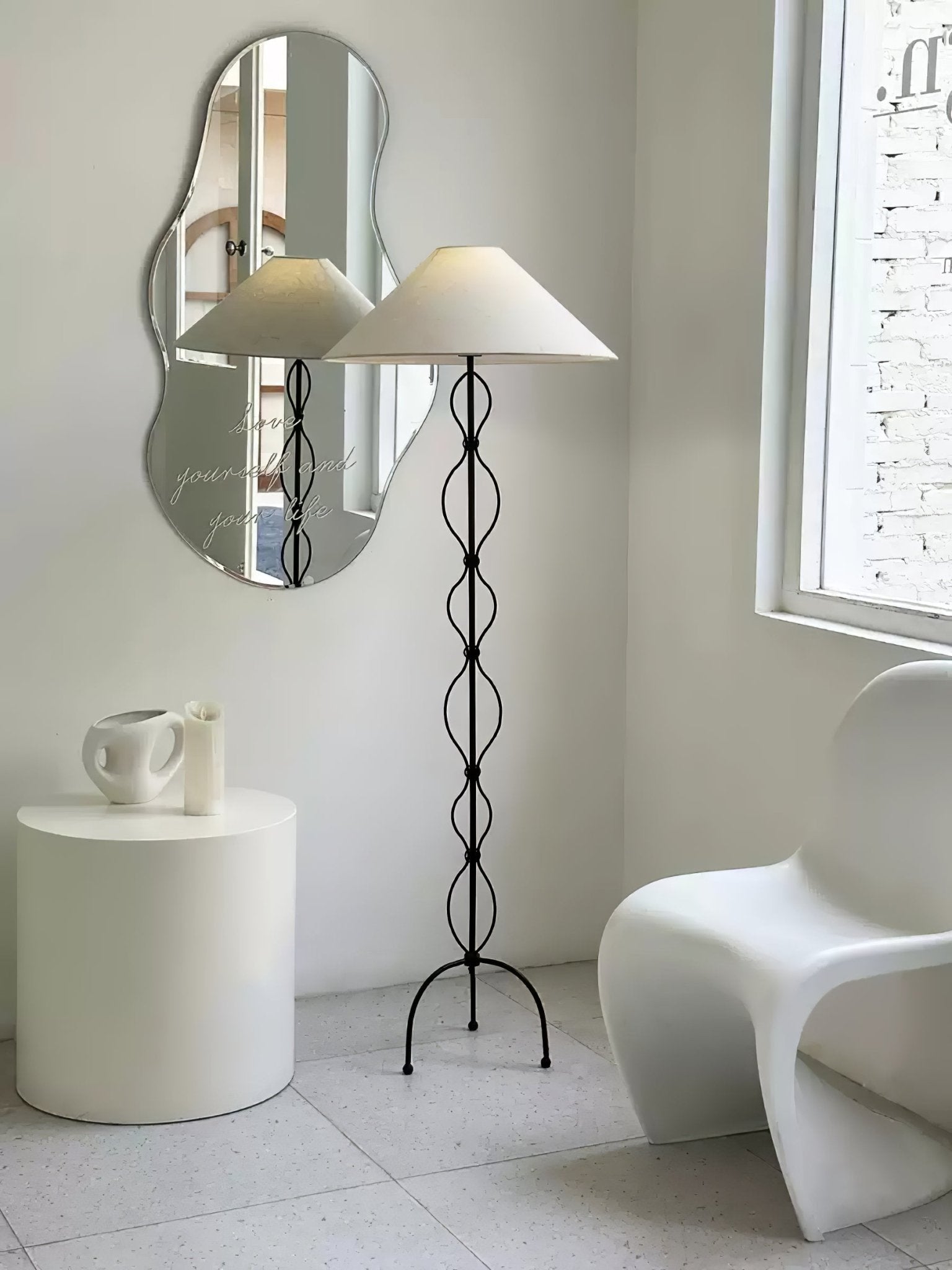 Minimalist Iron Twist Floor Lamp - Vakkerlight