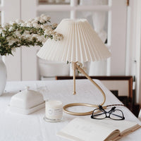 Levitate Pleated Table Lamp - Vakkerlight