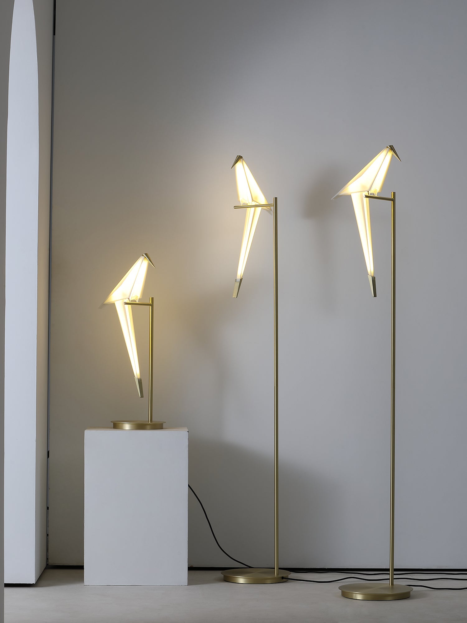 Paper Crane Bird Table Lamp - Vakkerlight