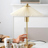 Perla Pleated Table Lamp - Vakkerlight