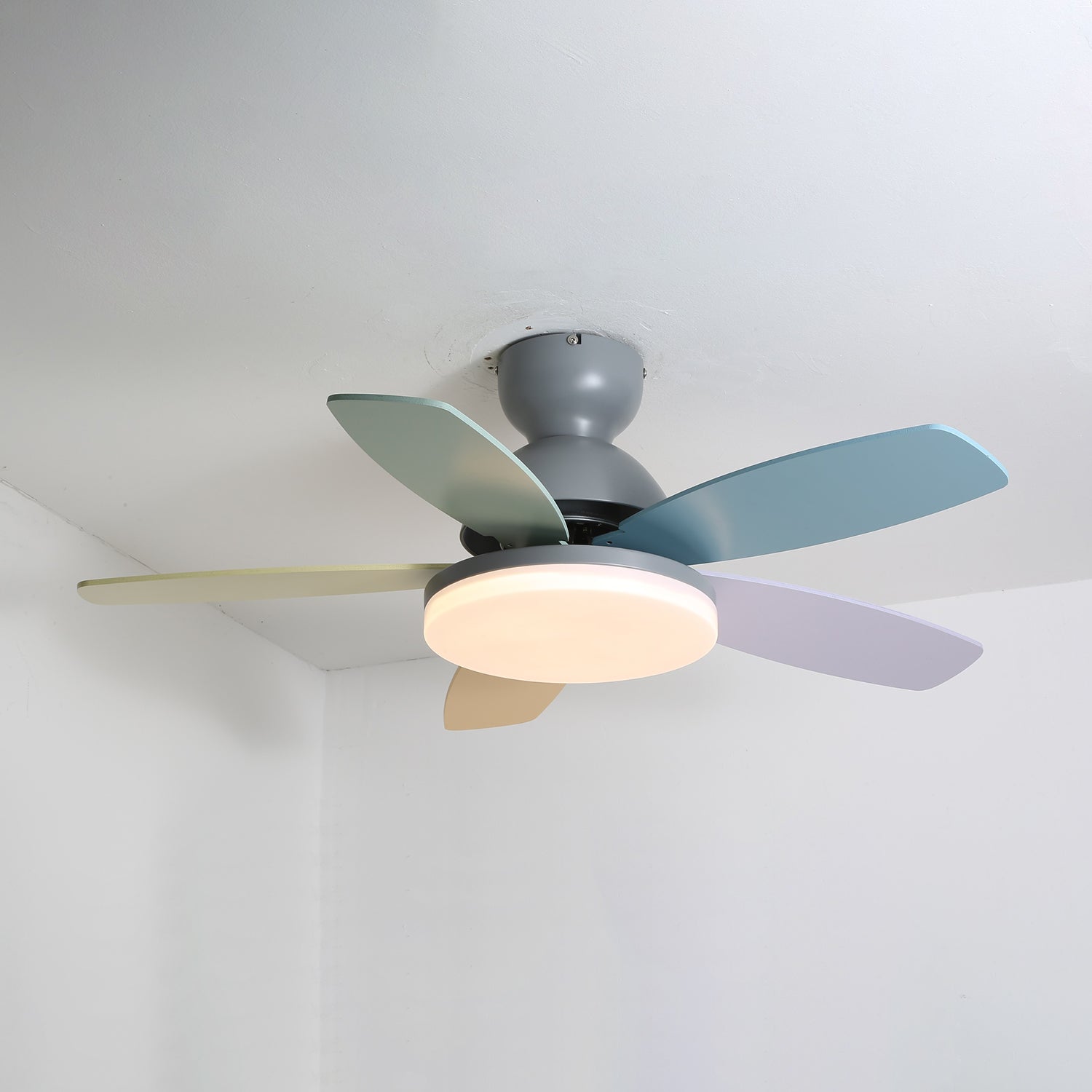 Petalo Ceiling Fan Light - Vakkerlight