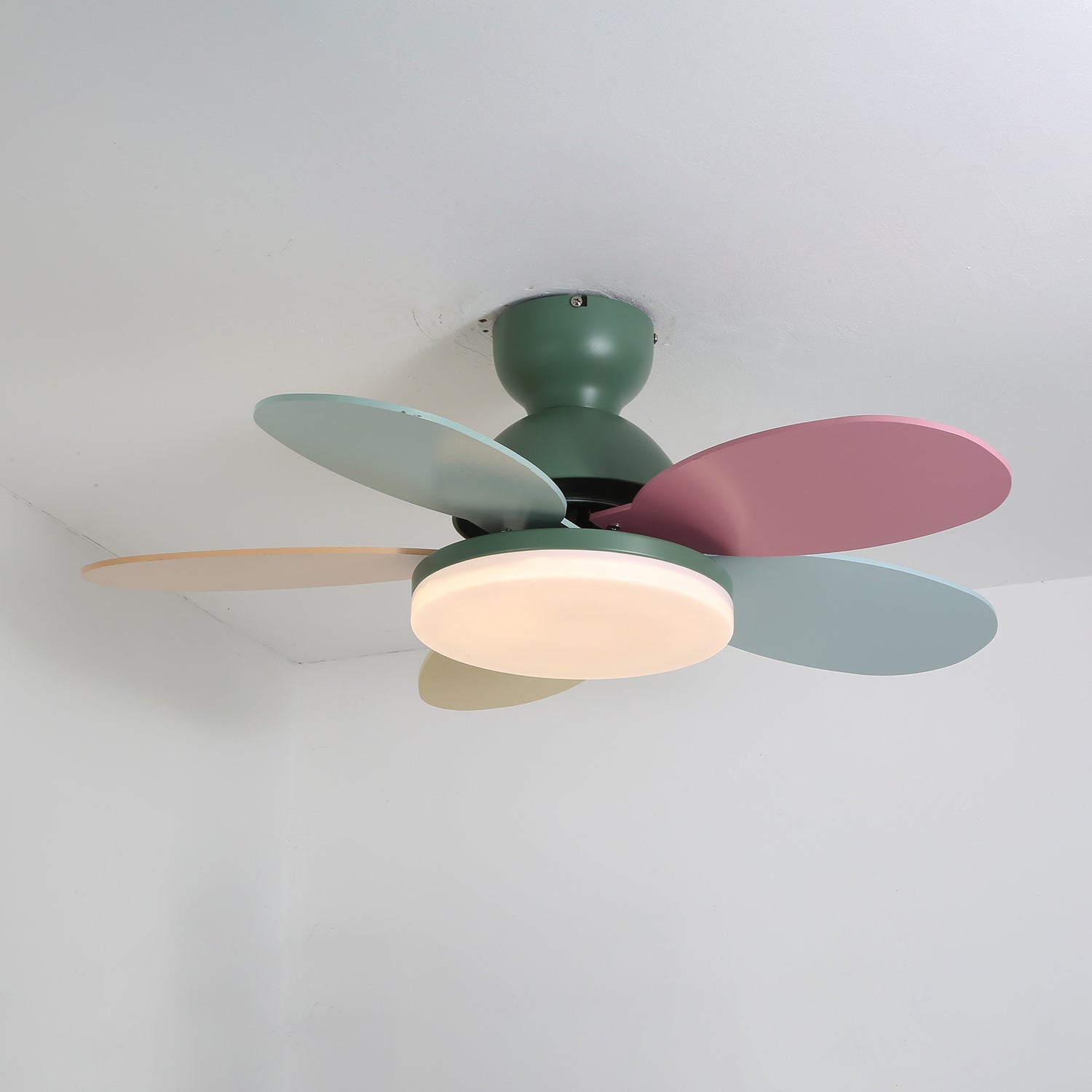 Petalo Ceiling Fan Light - Vakkerlight
