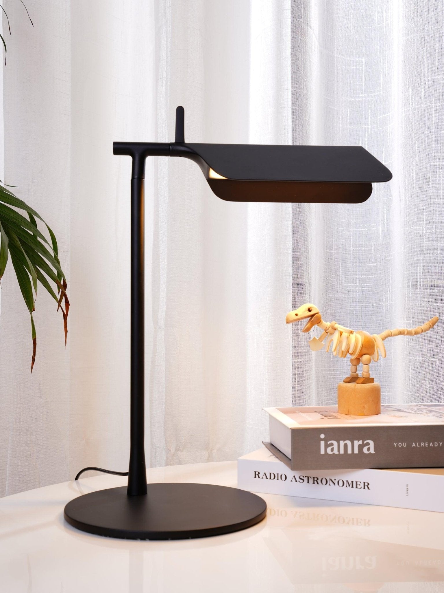Pivot Ease Table Lamp - Vakkerlight