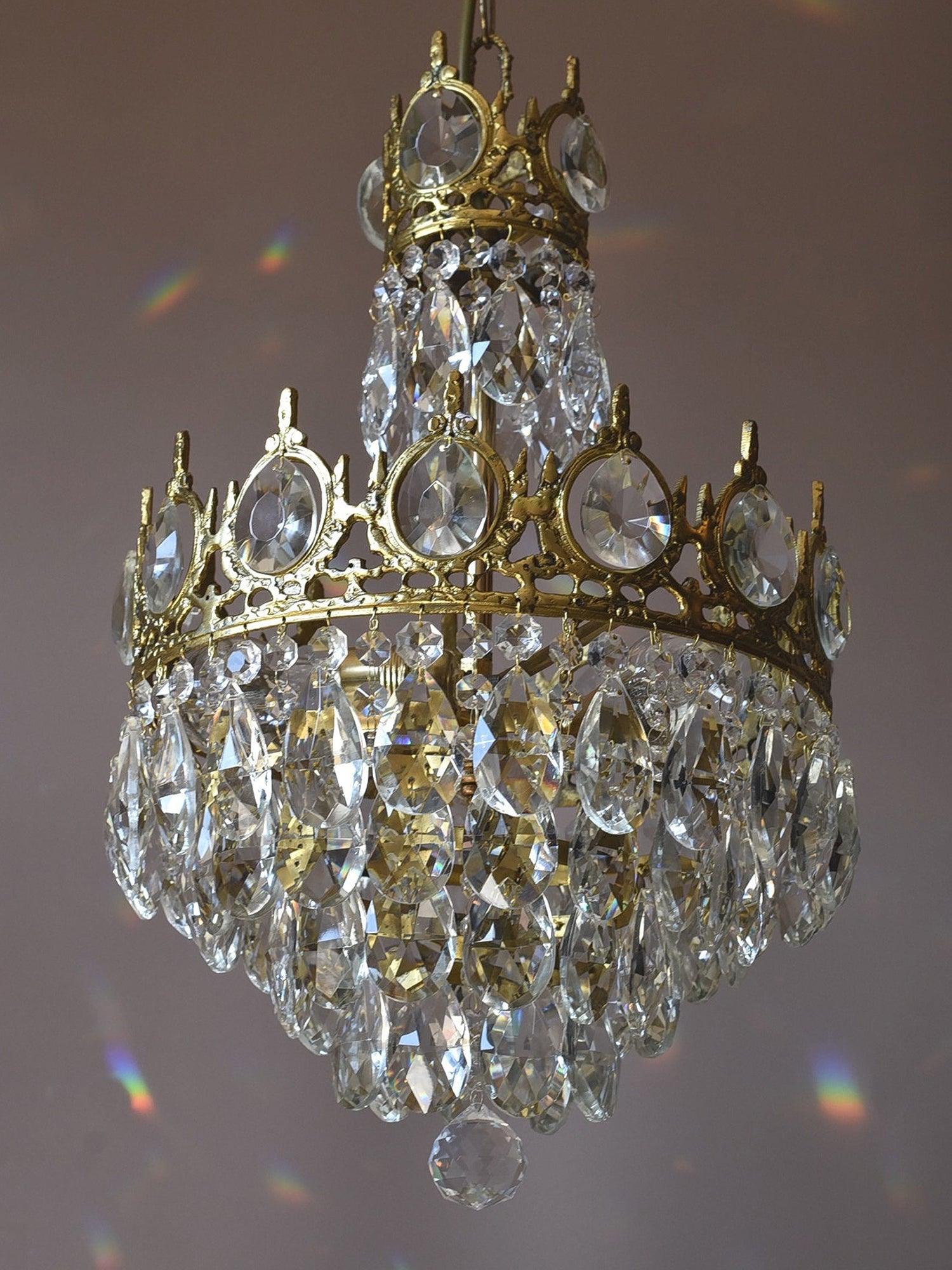 Vintage Crystal Chandelier - Vakkerlight