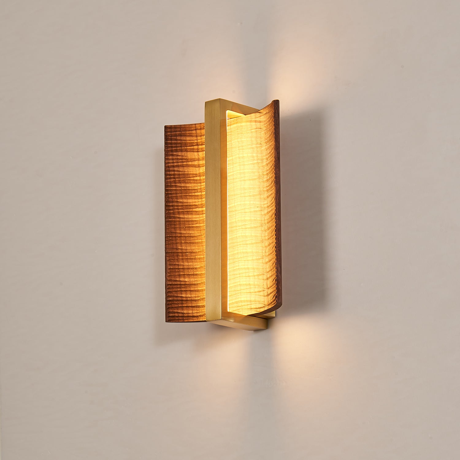 Whisperwood Wall Light - Vakkerlight