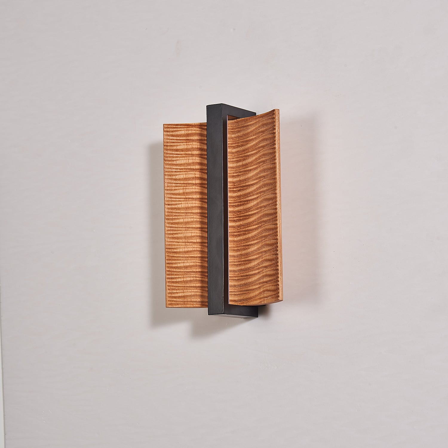 Whisperwood Wall Light - Vakkerlight