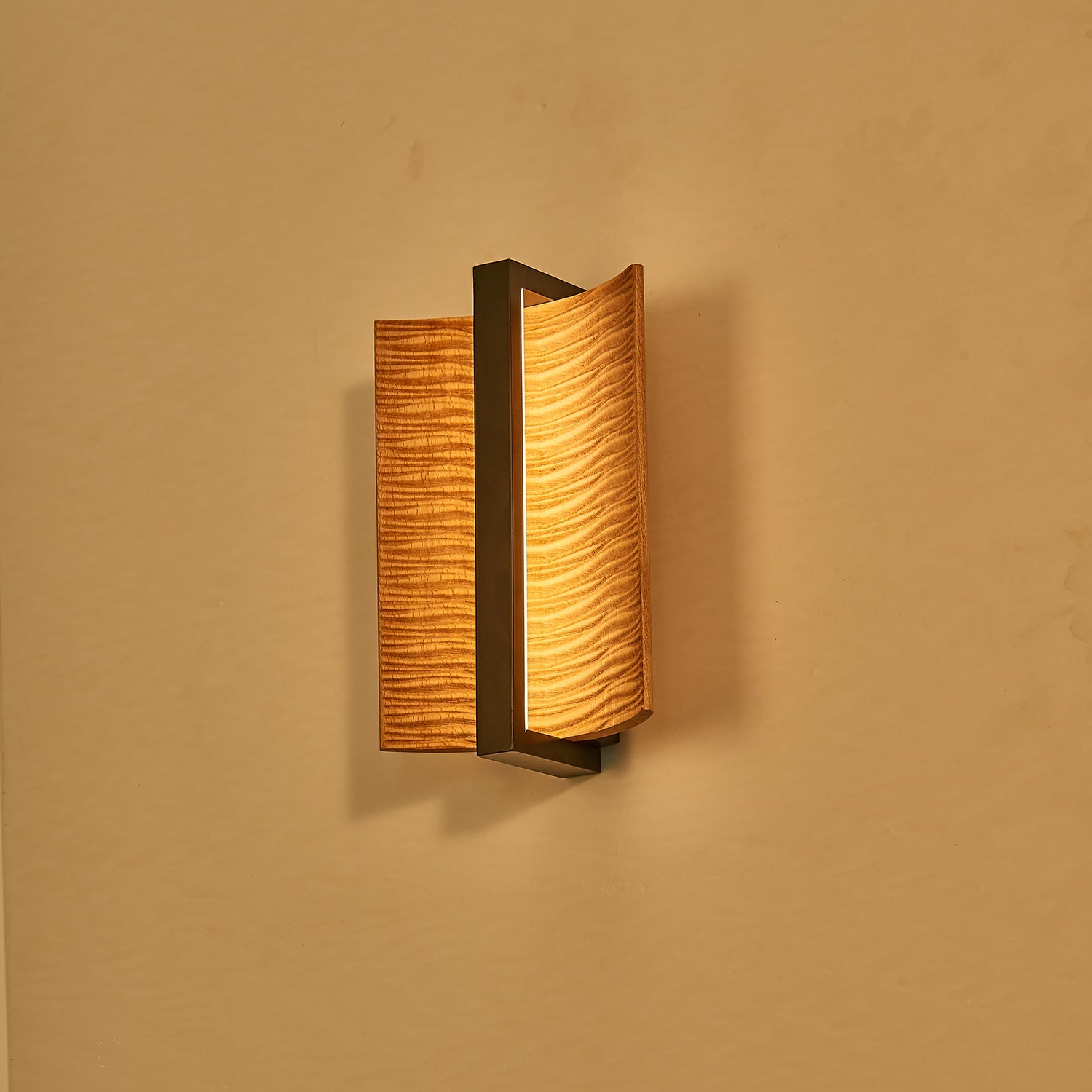 Whisperwood Wall Light - Vakkerlight