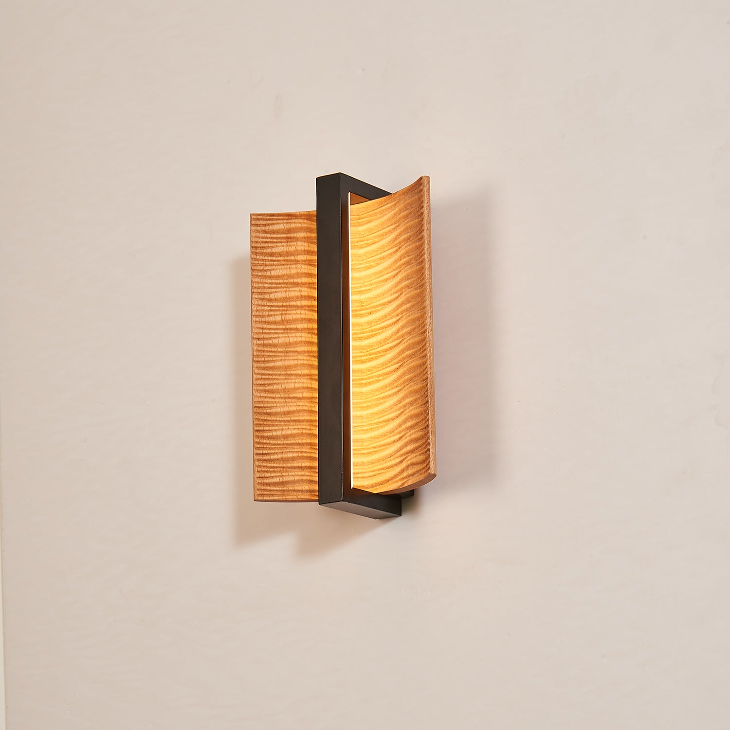 Whisperwood Wall Light - Vakkerlight
