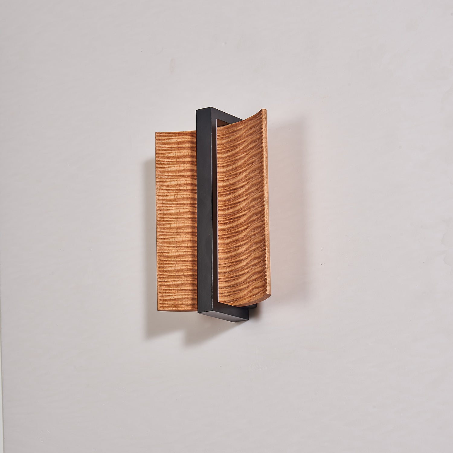 Whisperwood Wall Light - Vakkerlight