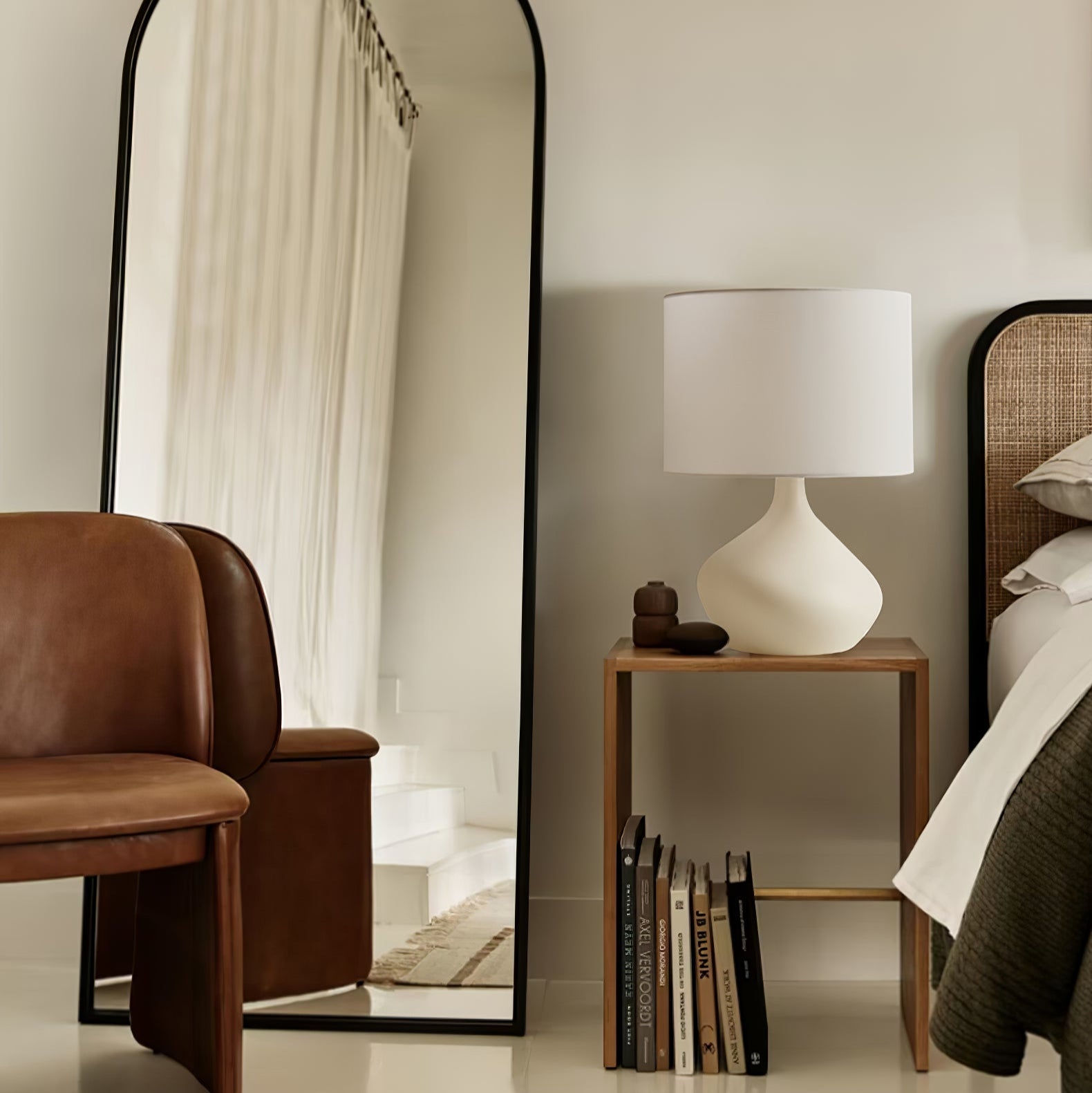 Lumea Artisan Ceramic Table Lamp - Vakkerlight