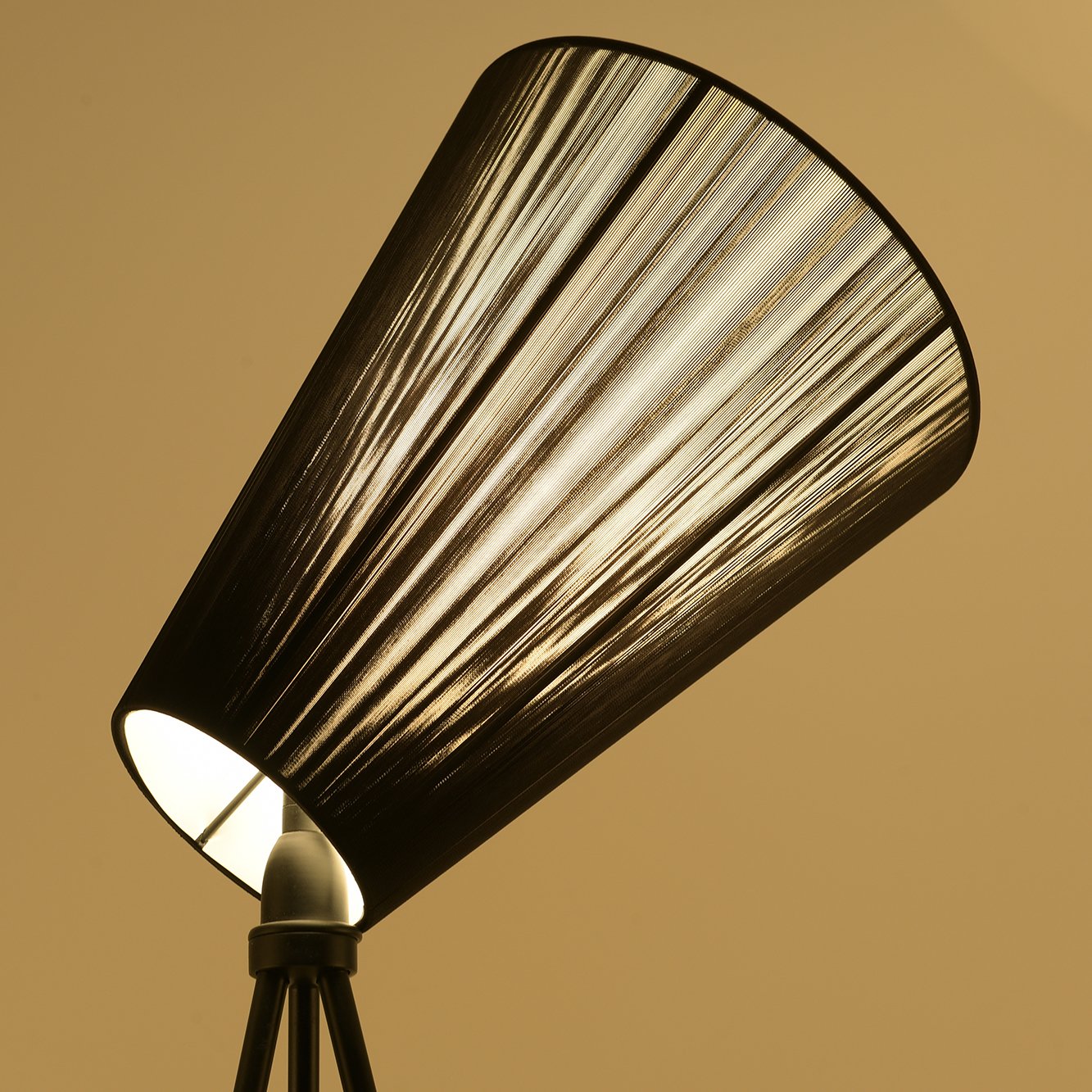Modern Oslo wood floor lamp - Vakkerlighting