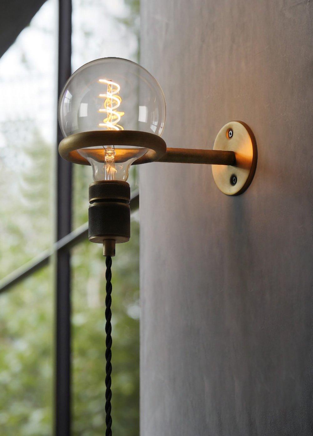 Loop Minimalist Wall Light With Wall Socket - Vakkerlight
