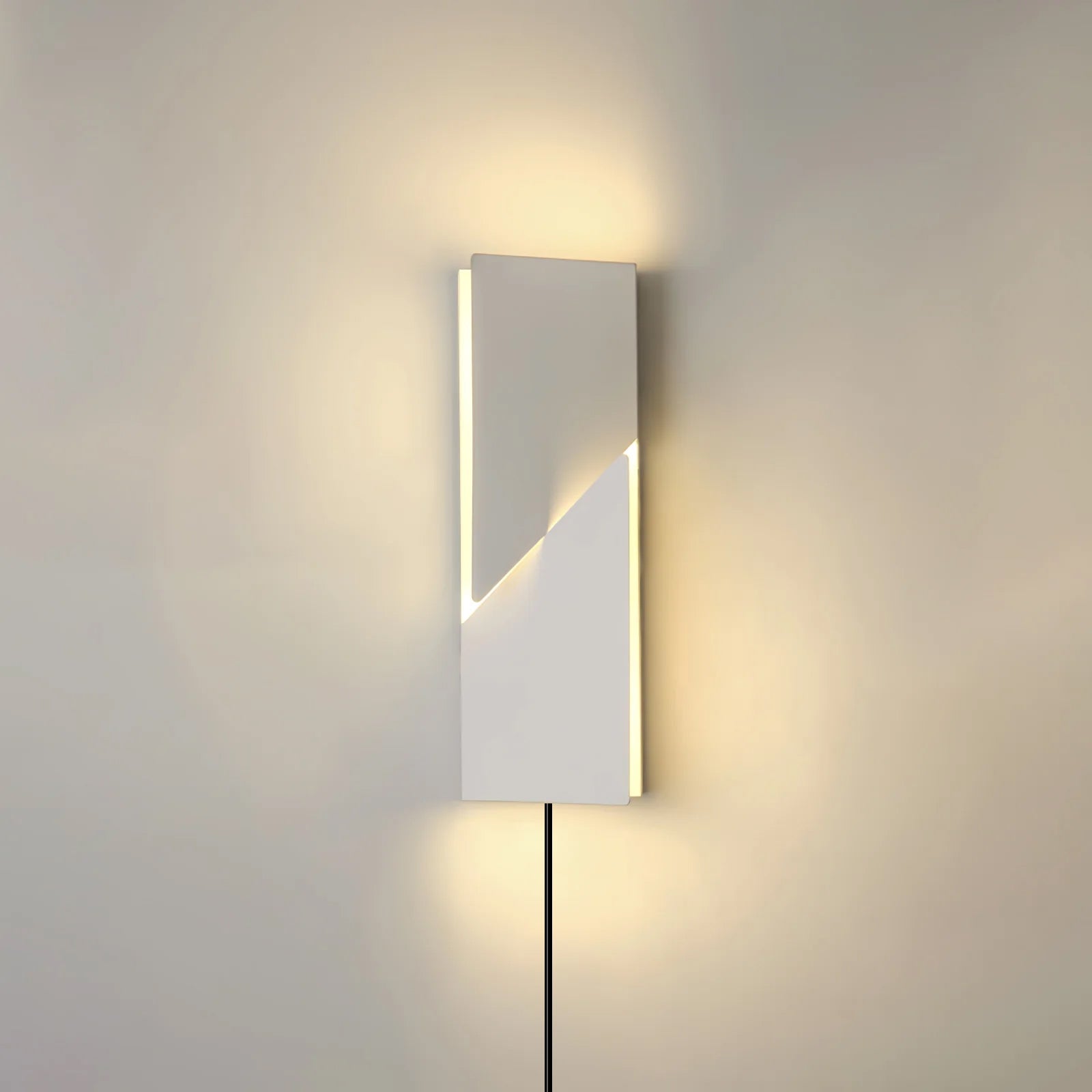 Shadows Grand Plug - in Sconce - Vakkerlight