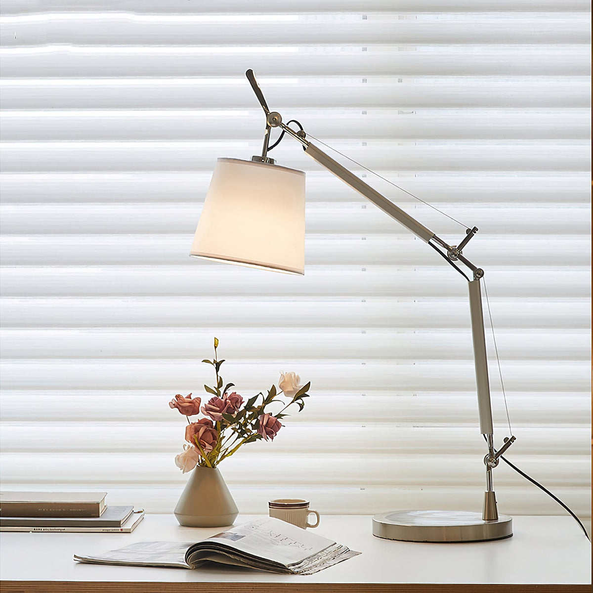 Vakker Limited Aluminum Articulating Table Lamp — Detail View 4