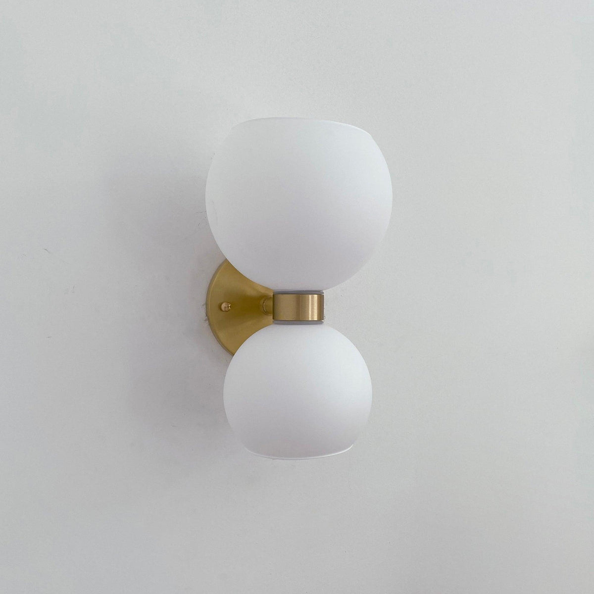 Vakker Limited Betty Pearl Glass Sconce — Detail View 23