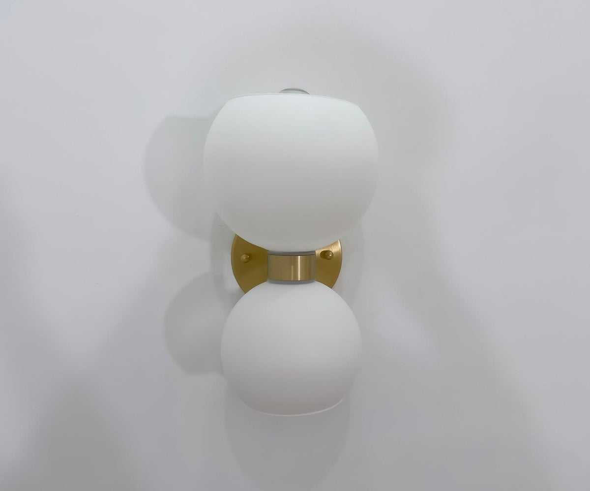 Vakker Limited Betty Pearl Glass Sconce — Detail View 28