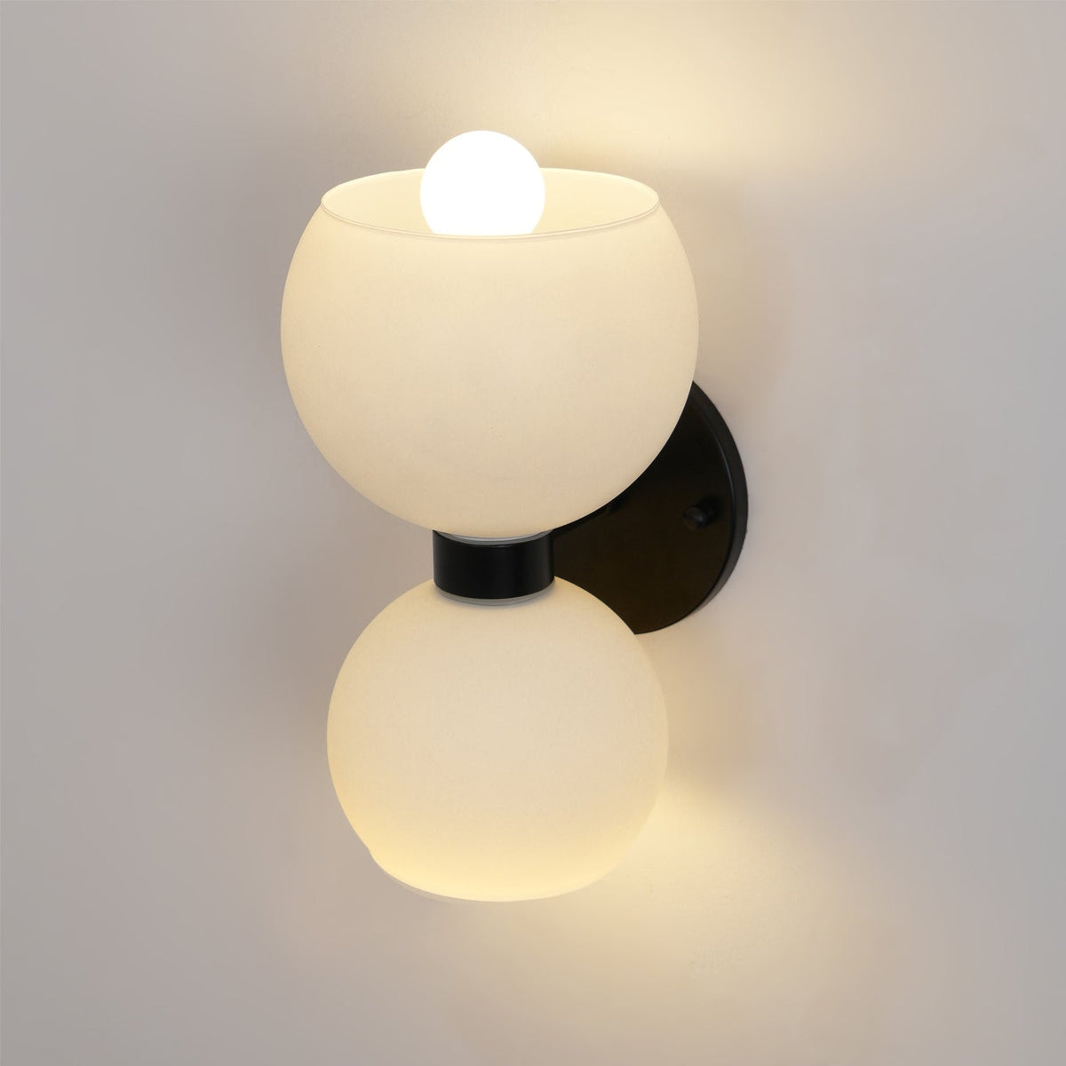 Vakker Limited Betty Pearl Glass Sconce — Detail View 16