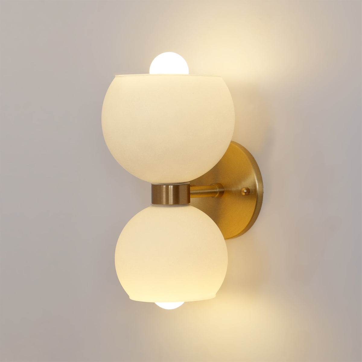 Vakker Limited Betty Pearl Glass Sconce — Detail View 15