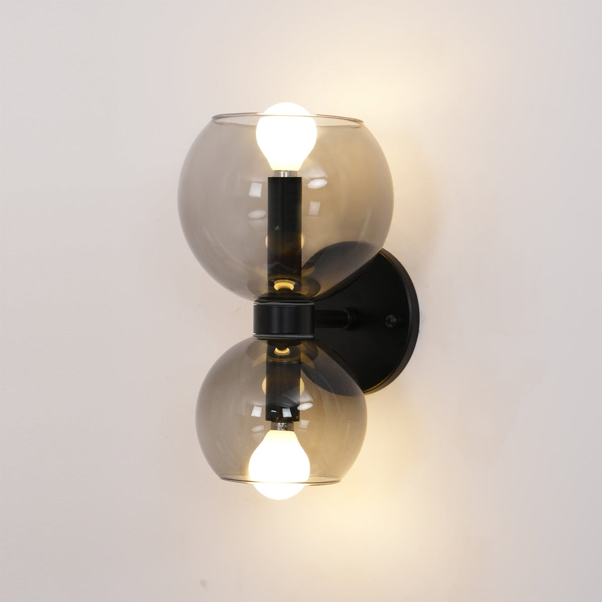 Vakker Limited Betty Pearl Glass Sconce — Detail View 17