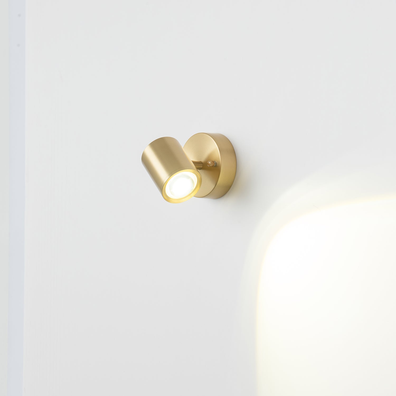 Brillora Wall Light - Vakkerlight