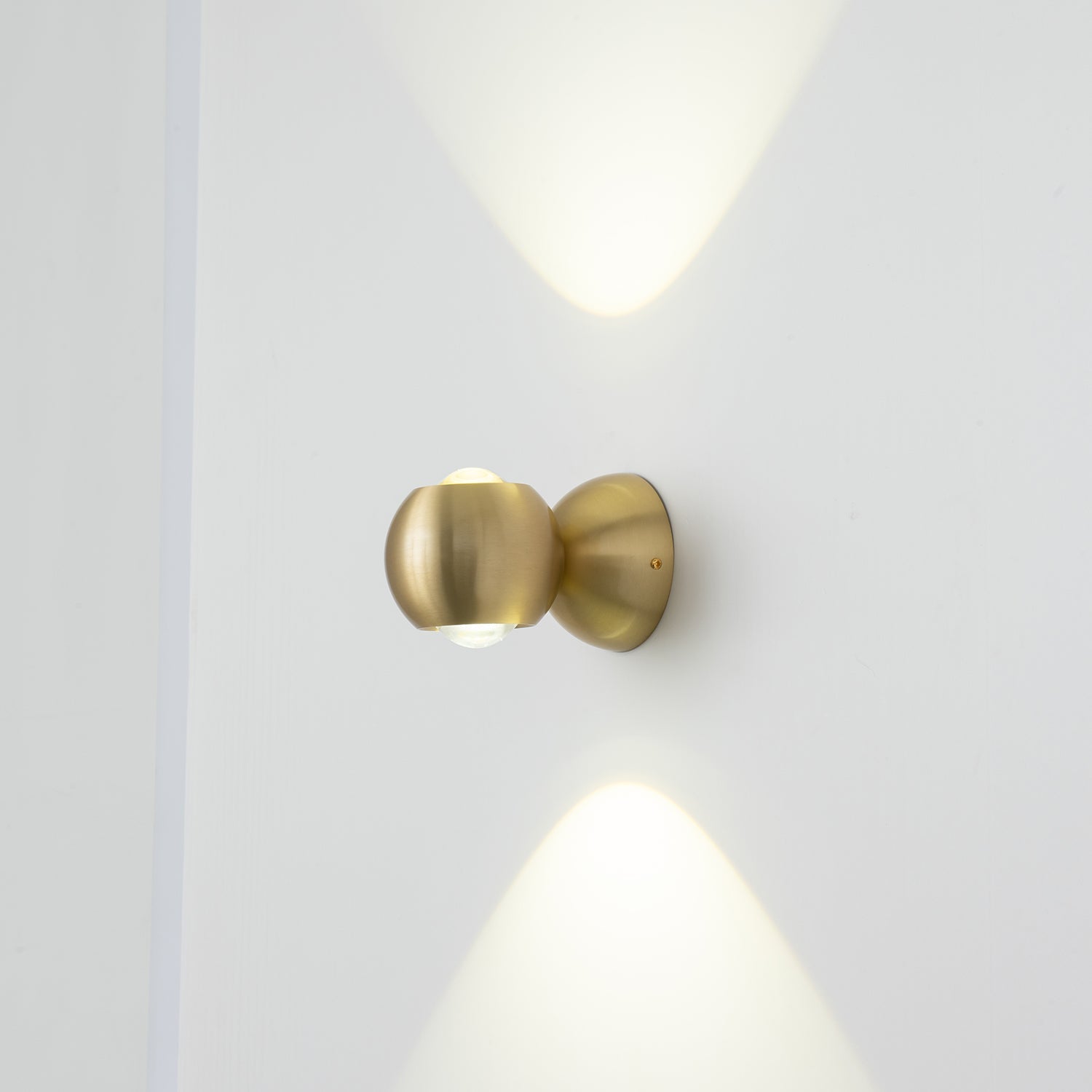 Brillora Wall Light - Vakkerlight