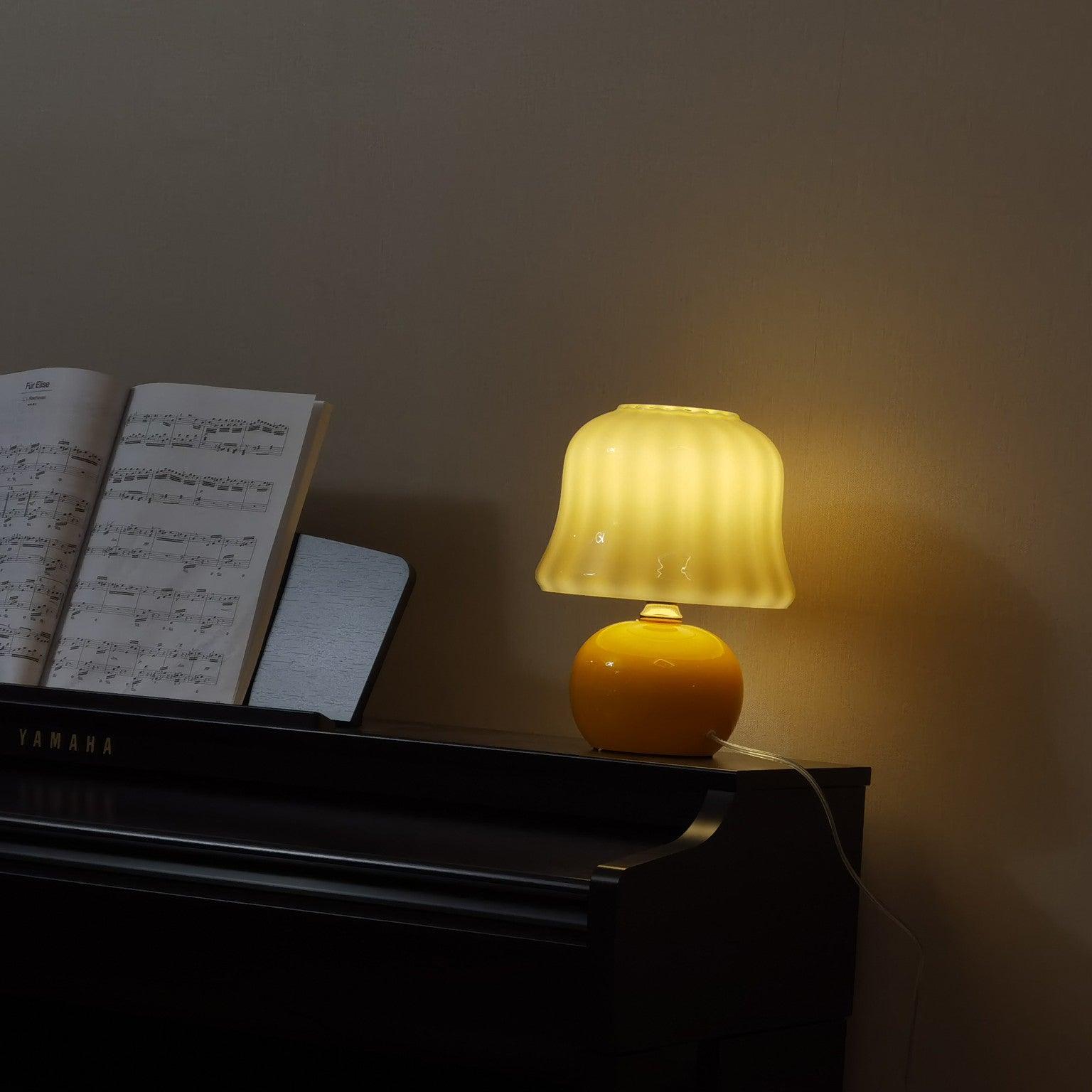Creamy Mushroom Table Lamp - Vakkerlight