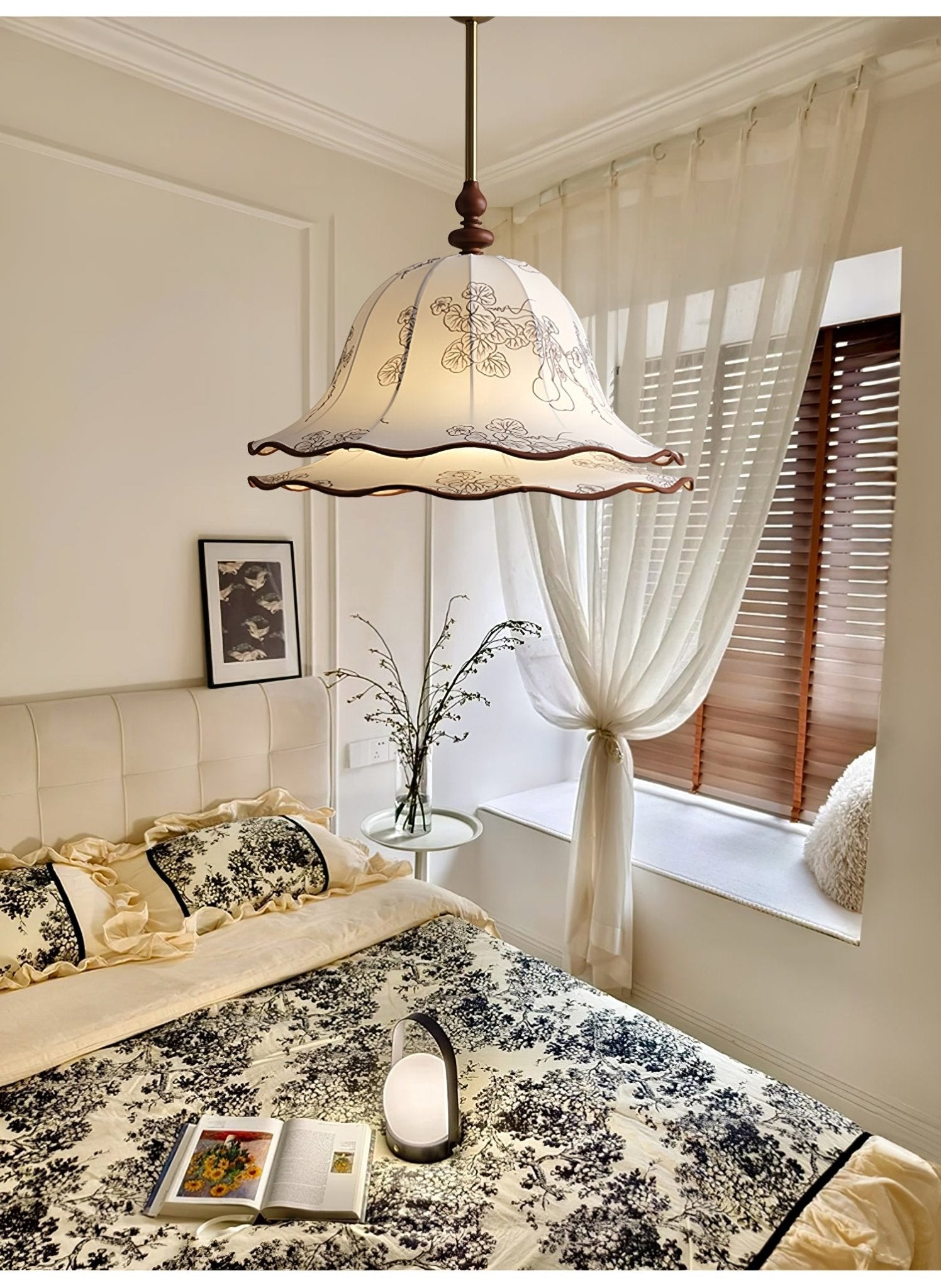 Emilia Floral Pendant Lamp - Vakkerlight