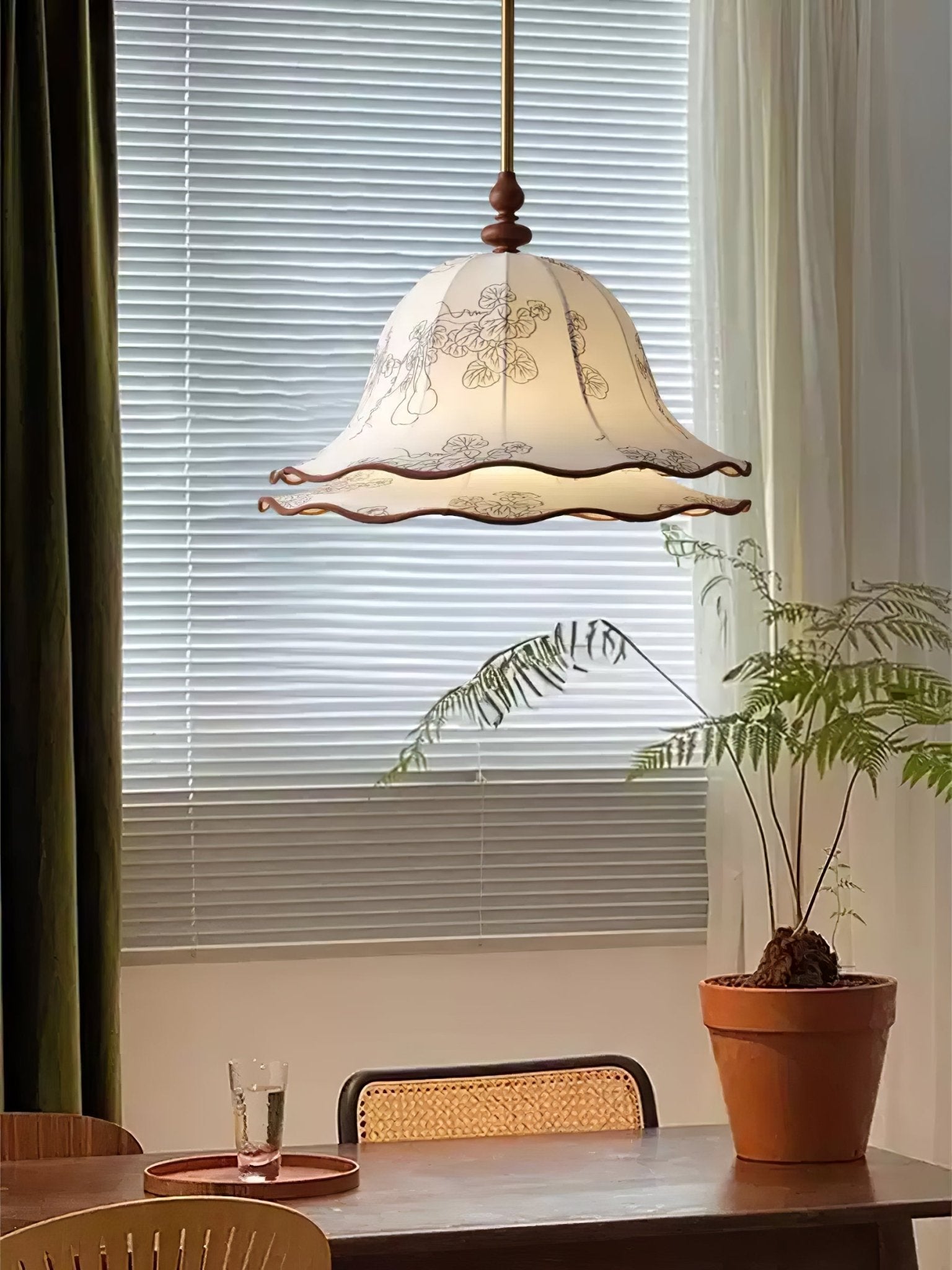 Emilia Floral Pendant Lamp - Vakkerlight