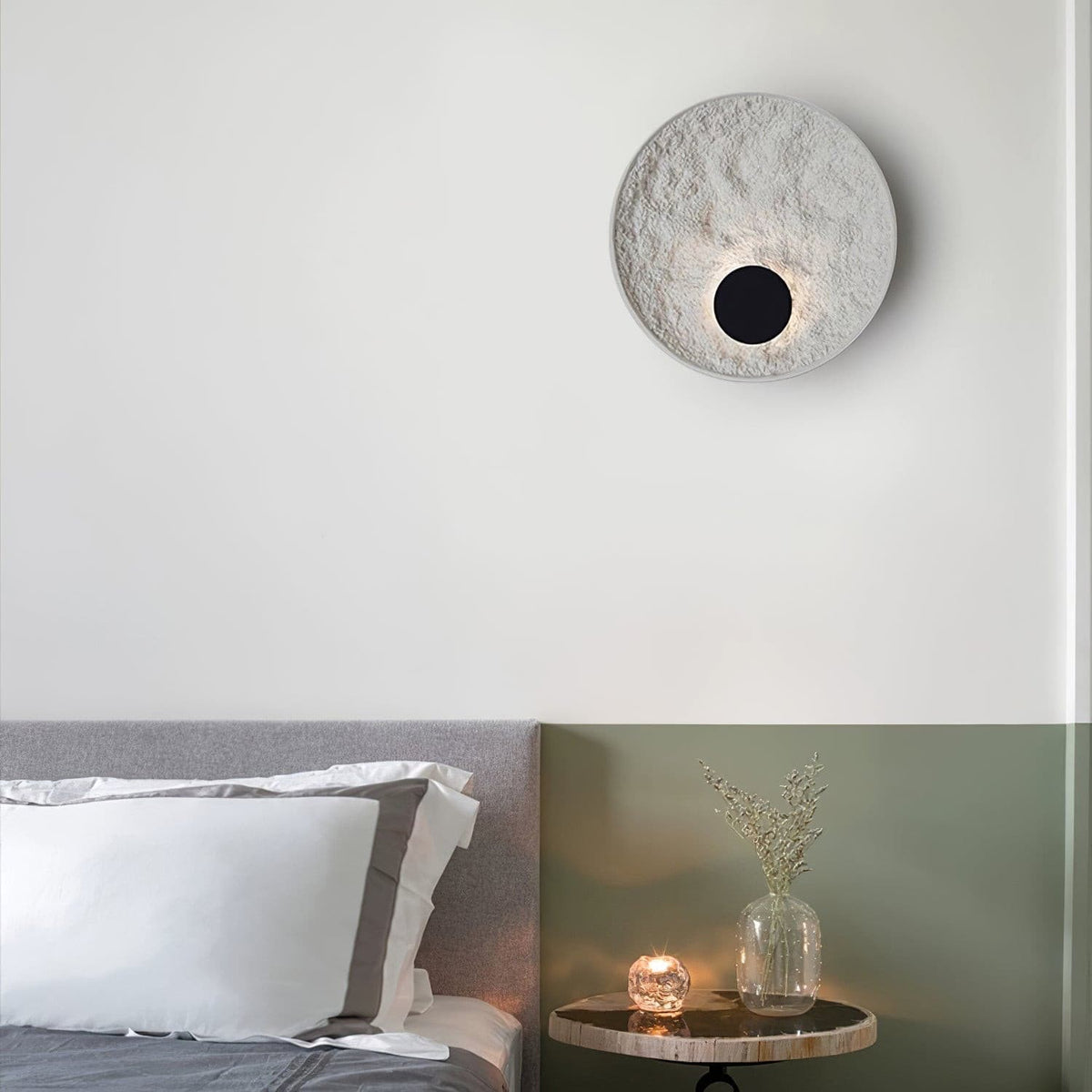 Vakker Limited Resin Circular Wall Lamp — Detail View 4