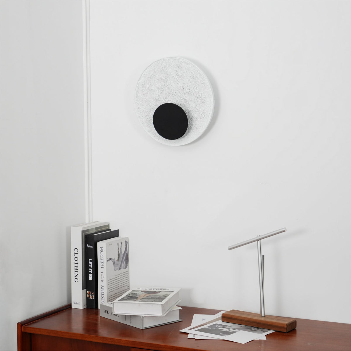 Vakker Limited Resin Circular Wall Lamp — Detail View 6