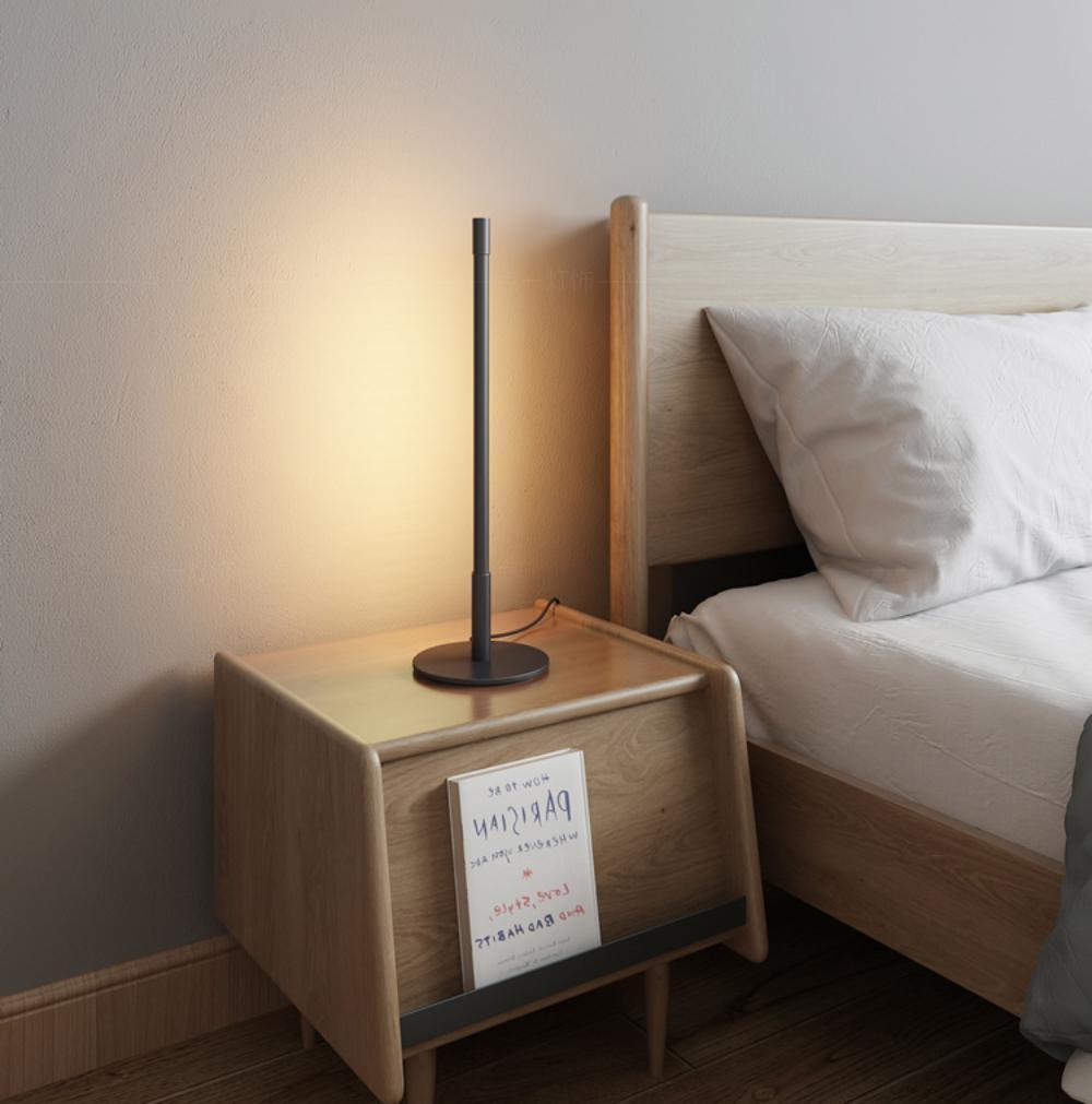 Linear LED Table Lamp - Vakkerlight