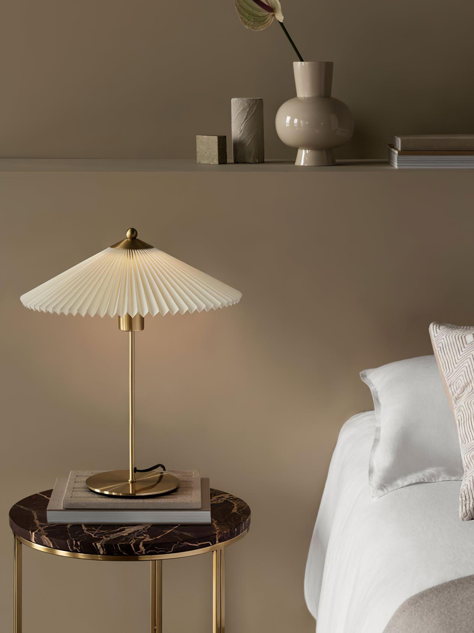 Perla Pleated Table Lamp - Vakkerlight