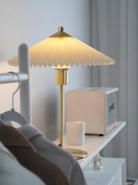 Perla Pleated Table Lamp - Vakkerlight