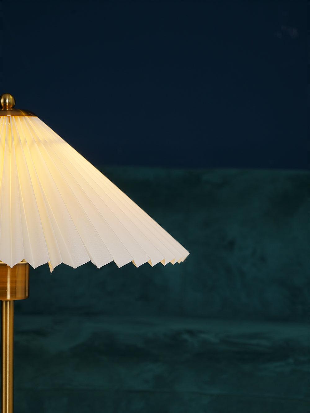 Perla Pleated Table Lamp - Vakkerlight