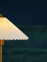 Perla Pleated Table Lamp - Vakkerlight