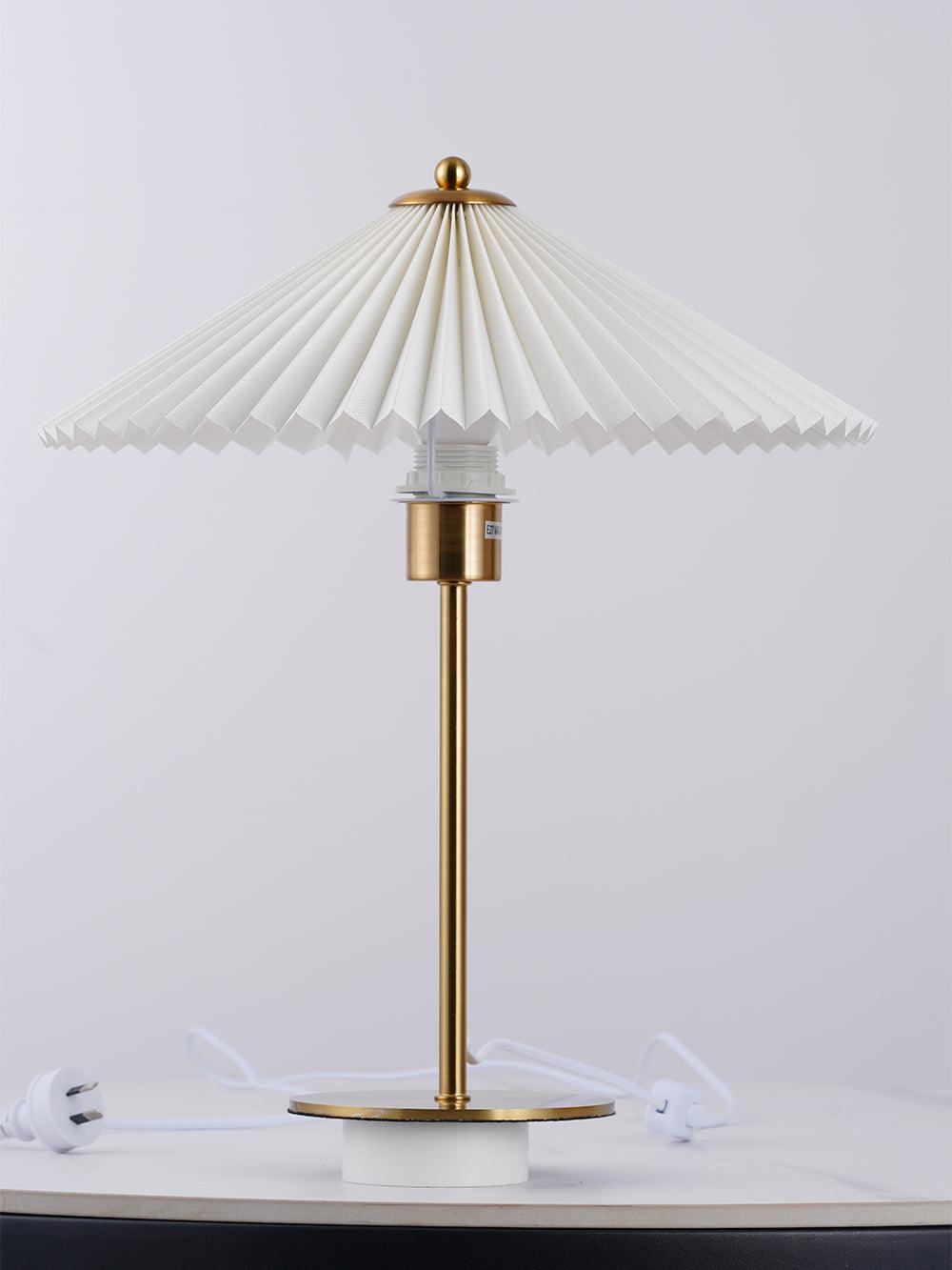 Perla Pleated Table Lamp - Vakkerlight
