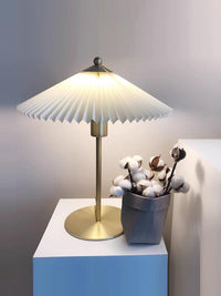 Perla Pleated Table Lamp - Vakkerlight